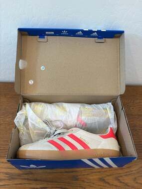 Adidas Originals Gazelle Indoor Beige Lucid Red JR3840 Mens 8.5 Womens 10 EU 42
